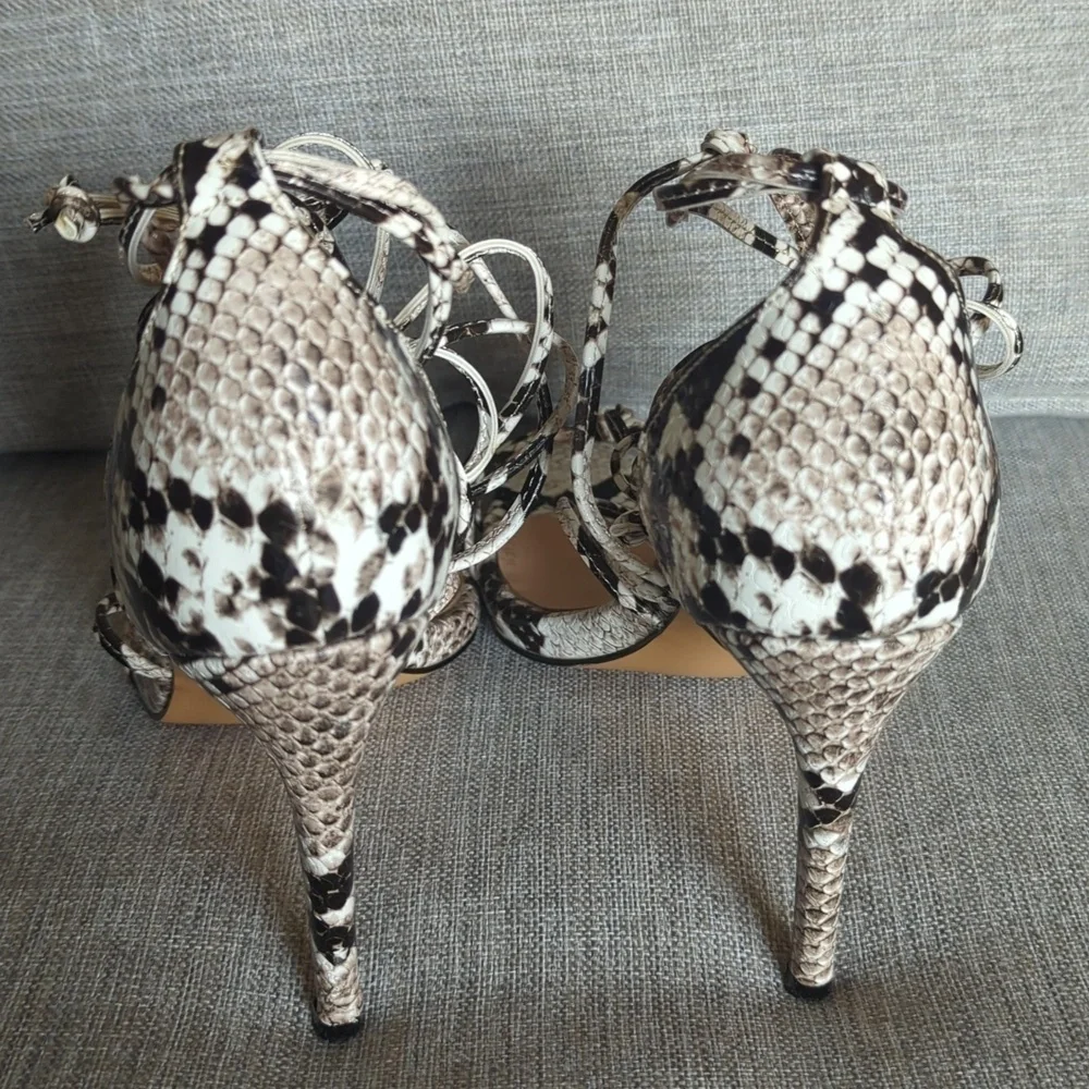 Wet Kiss Sultry Pointed Toe Snakeskin Print Lace Up Heels Size 40 US 9.5